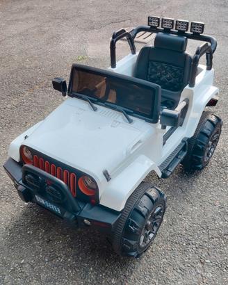 JEEP MACCHINA PER BAMBINI CON RADIOCOMANDO