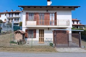 Villa indipendente con giardino