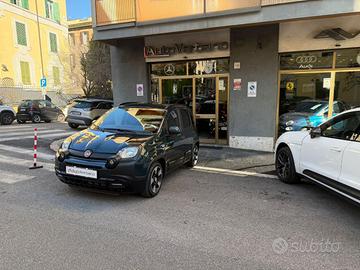 FIAT Panda 1.0 FireFly S&S Hybrid Pandina Cross-