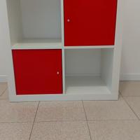 blly ikea con antine rosse