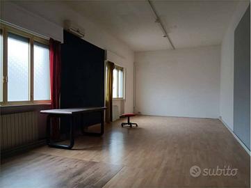 Appartamento di 300 m² con 5 locali a Capannori