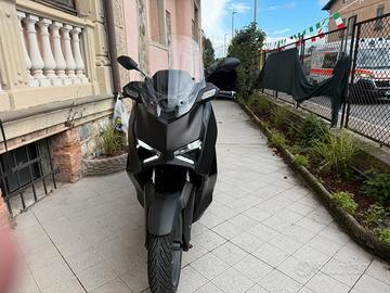 Yamaha Xmax 125 tech max