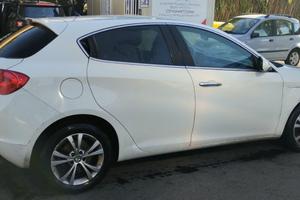 Alfa Romeo Giulietta 1.6 JTDm-2 105cv Distinctive