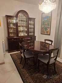 Camera da pranzo in mogano