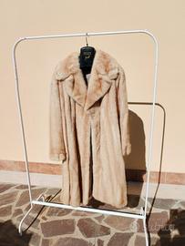 pelliccia di colore chiaro 