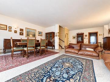 VILLA SINGOLA A NOVARA