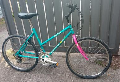 bici da donna numero 24 -26 con marce  come nuova 