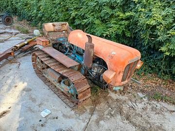 trattore lamborghini cingolato