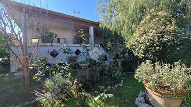 VILLA SINGOLA A LATINA