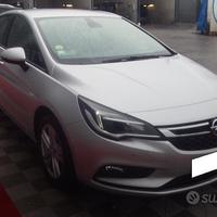 Opel astra anno 2019 per ricambiauto