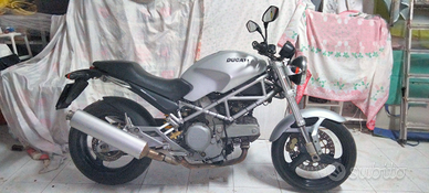 Ducati Monster 400 del 2004
