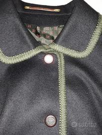 Cappotto con mantellina