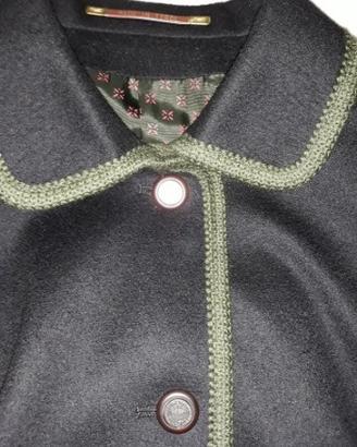 Cappotto con mantellina