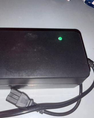 Carica batteria per moto elettrica