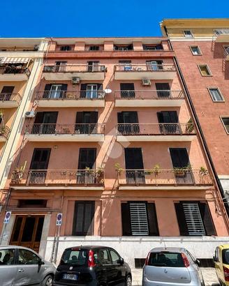 4 LOCALI A BARI