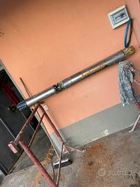 Pompa pozzo artesiano.