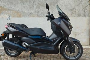YAMAHA XMAX 300