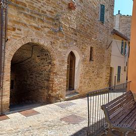 Casa nel centro storico di serra san quiri