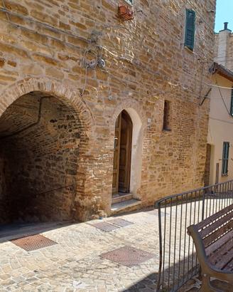 Casa nel centro storico di serra san quiri