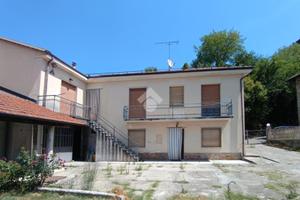 CASA SEMINDIPENDENTE A CALOSSO