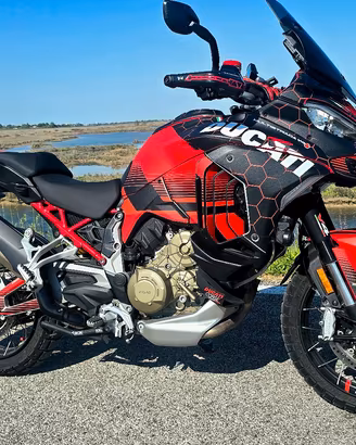 Ducati multistrada v4 pellicola speciale