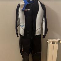 Muta subacquea Mares donna