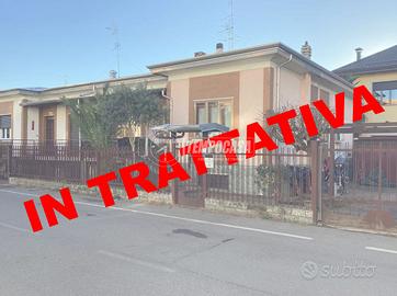 PORZIONE DI VILLA BIFAMILIARE LIBERA SU TRE LATI C