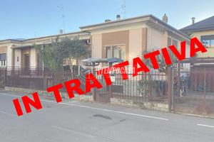 PORZIONE DI VILLA BIFAMILIARE LIBERA SU TRE LATI C
