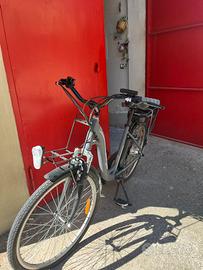 Bicicletta con pedalata assistita