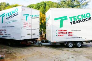 Rimorchio furgonato per traslochi