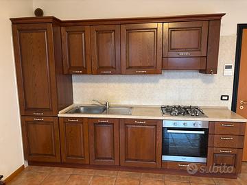 Cucina completa di elettrodomestici