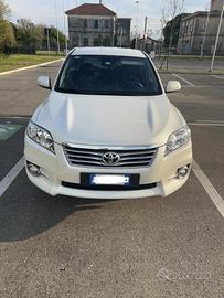 Toyota Rav 4 crossover