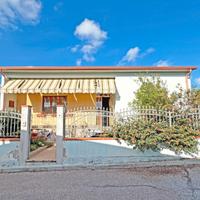 Zona residenziale-Casa indipendente al piano terra