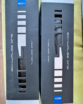 Pneumatico Schwalbe One 700x25  tubeless nuovo