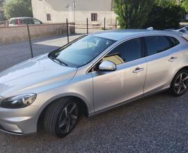 Volvo V40 D3 R-design Momentum