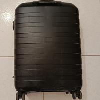Valigia Roncato Ultra leggera. Per 24 ore a 29 €.