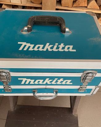 Trapano Makita 18V con valigetta accessoriata (Bat