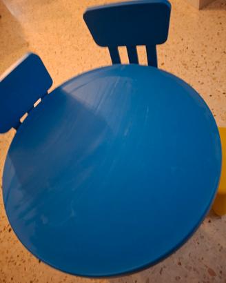 Tavolo bambini + 2 seggioline + 1 sgabello