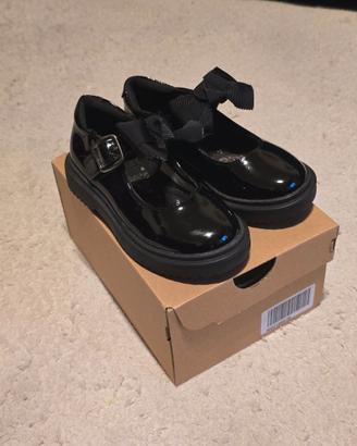 Ballerine in vernice con fiocco Bambina n. 26,5