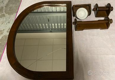 Cornice Specchio e accessori bagno