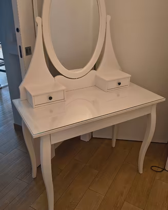 Mobile trucco ikea