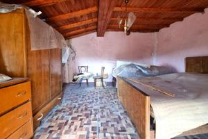 CASA SEMINDIPENDENTE A PISTOIA