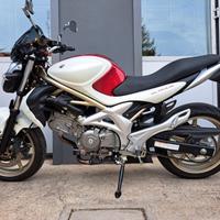 Suzuki gladius 650
