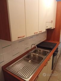 Cucina senza elettrodomestici.