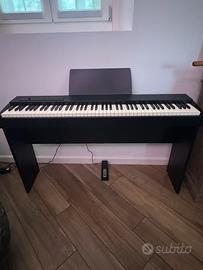 Pianoforte digitale Roland F-20 pari al nuovo