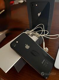 Iphone 8 nero con accessori originali