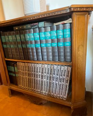 Libreria in legno massello