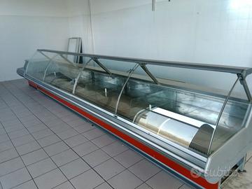 Banco frigo e cassa macelleria
