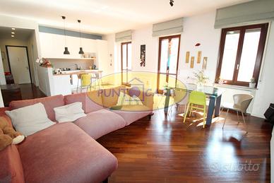 Ampio trilocale con 2 bagni in centro storico