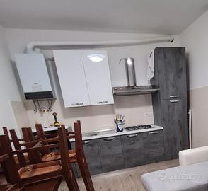  cucina completa e parete attrezzata 